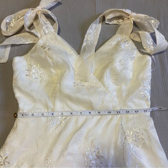 NWOT Lulus Elegant Direction Ivory Embroidered Ruffled Tie-Strap Midi Dr… - Picture 6 of 15